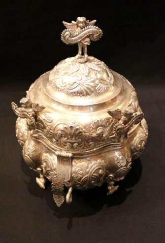 Sopera Colonial