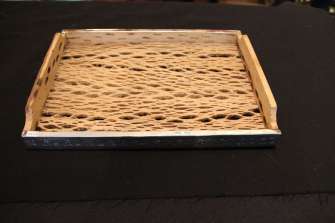 Cardon tray  with niquel silver  details