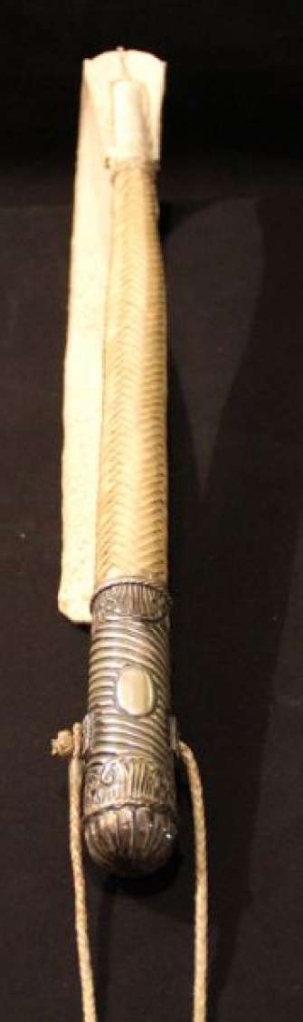 tool to punish the animal, Talero, rebenque, azote.