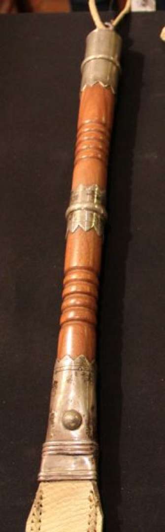 tool to punish the animal, Talero, rebenque, azote.
