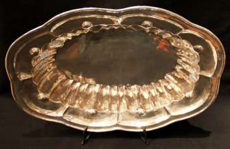 Oval Centerpiece